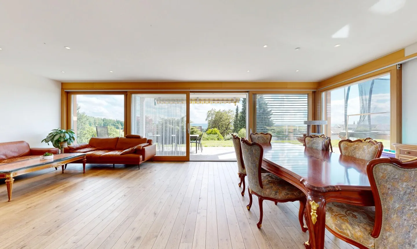 Luxuriöses Einfamilienhaus mit Aussicht - Foto 3 von 13