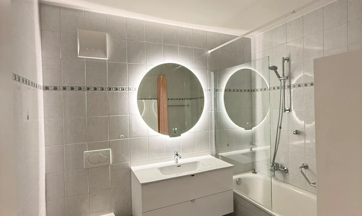 Geräumige, helle Wohnung mit atemberaubendem Seeblick! - Foto 8 von 13