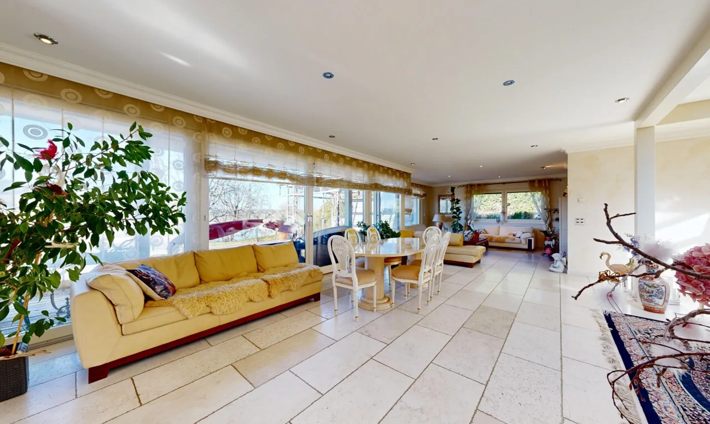 Exceptional villa with panoramic view of the lake - Photo 10 of 11