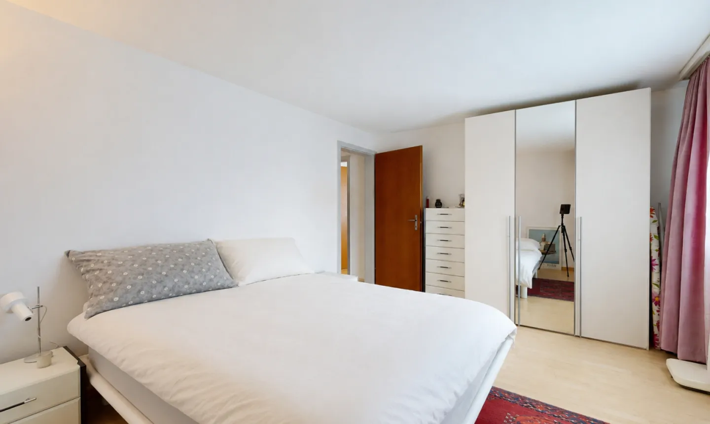 Well-maintained 3.5 room apartment with fireplace and balcony - Photo 5 of 11