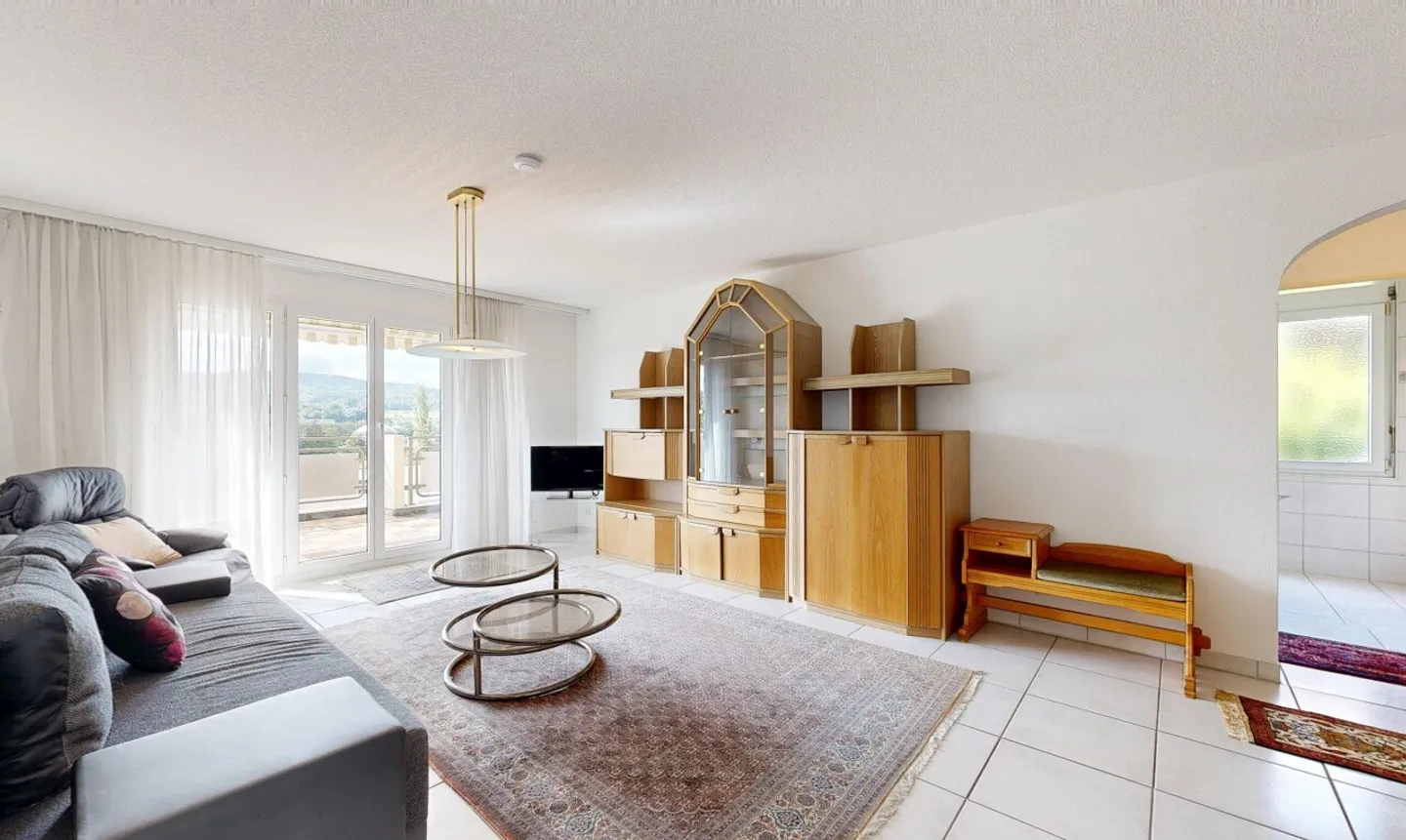 Appartement lumineux de 4,5 pièces avec belle vue à Oberengstringen - Photo 2 sur 11