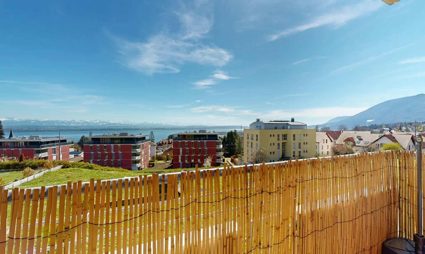 Coup de cœur : 4,5 pièces avec balcon et vue lac ! - Photo 1 sur 11