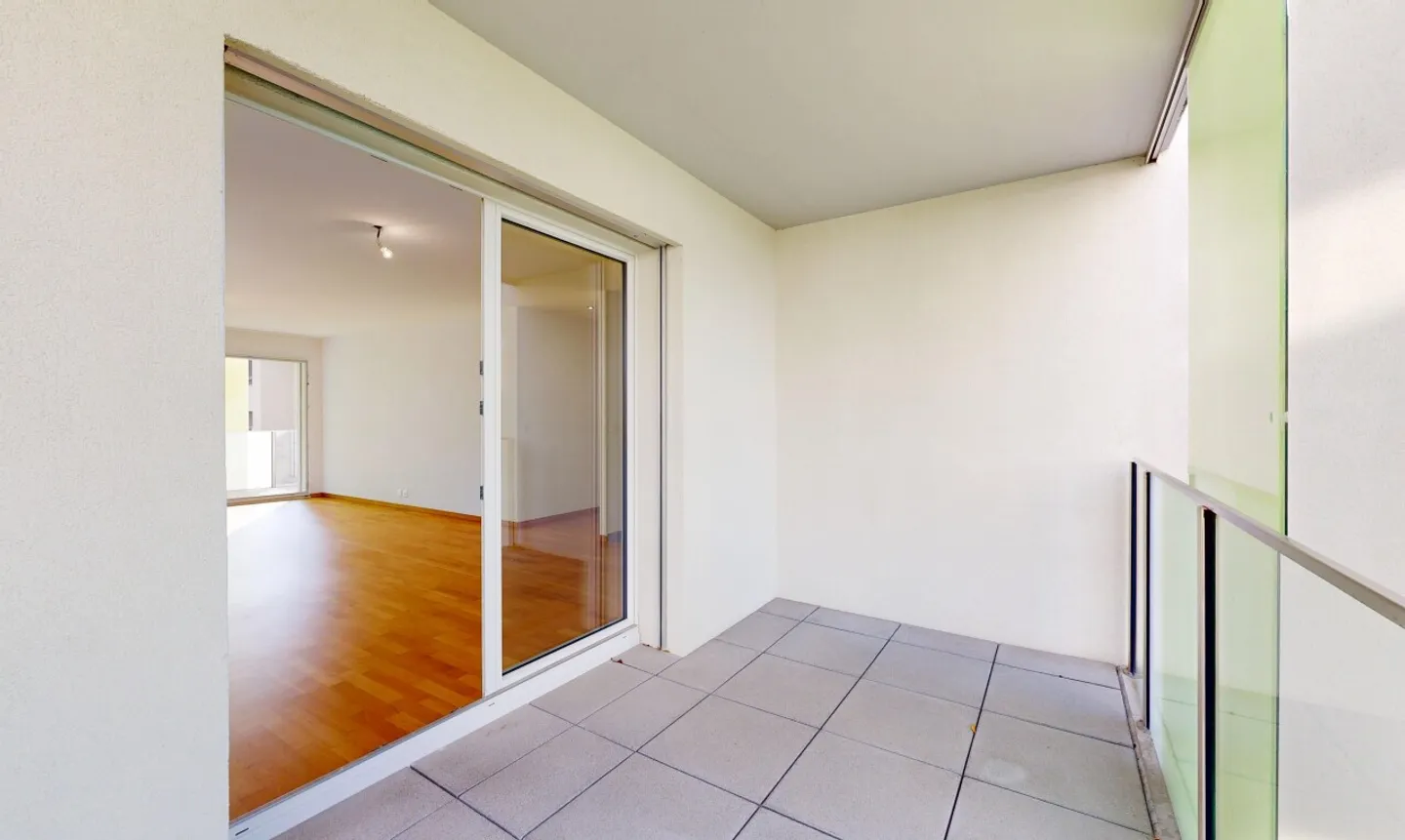 Large 4.5-room apartment in a peaceful neighborhood of Chailly - Photo 8 of 11