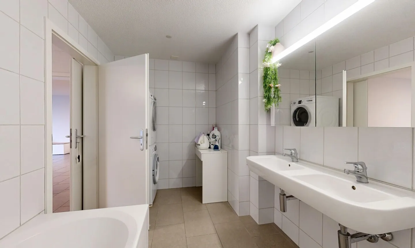 Bright 4.5-room apartment for a comfortable stay in a well-connected location - Photo 10 of 11