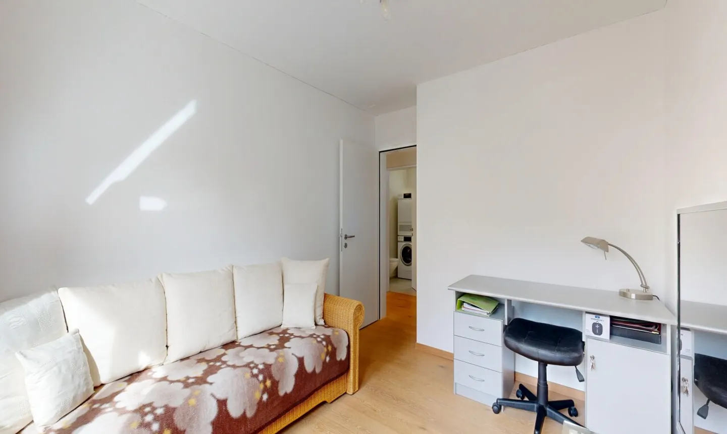 Bright 4.5-room apartment with large south-facing terrace - Photo 8 of 11