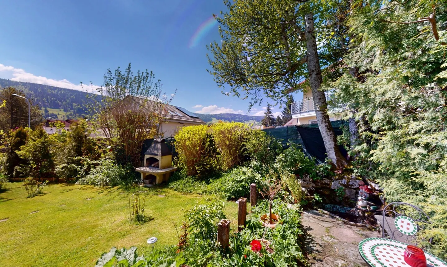 Geräumige Villa mit großem Potenzial, ruhig, mit unabhängiger Wohnung - Foto 5 von 11