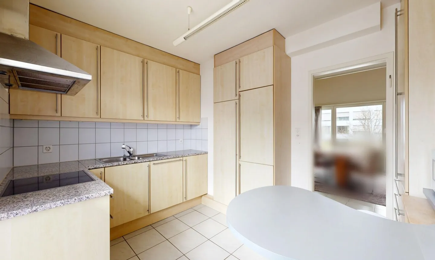 Maisonette penthouse with three balconies and private garden area - Photo 8 of 11