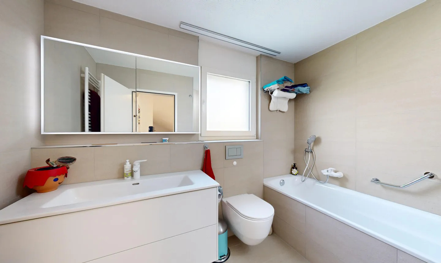 Maison de ville spacieuse et lumineuse à Adlikon près de Regensdorf - Photo 7 sur 13