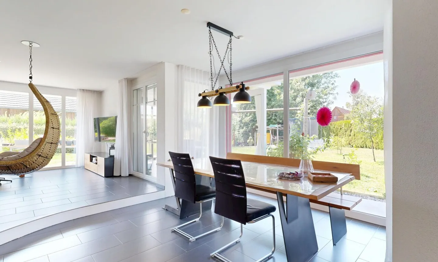 Top gepflegtes 7-Zimmer-EFH mit separatem Studio und grossem Umschwung - Photo 7 of 11