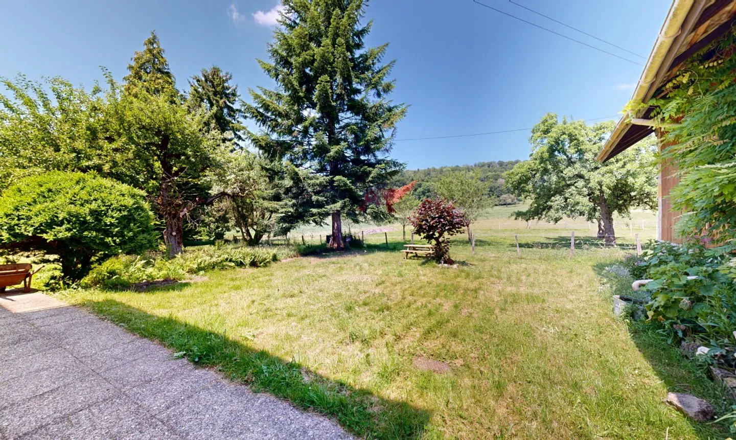 Maison familiale avec jardin - Photo 12 sur 13