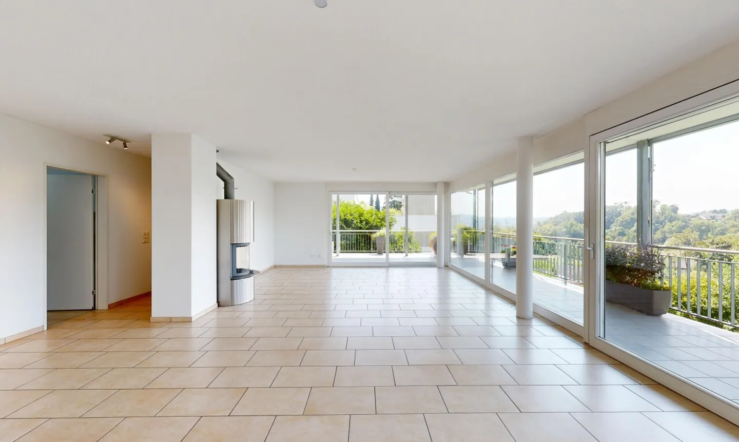 Appartamento in terrazza luminoso con vista panoramica e comfort - Foto 3 di 11