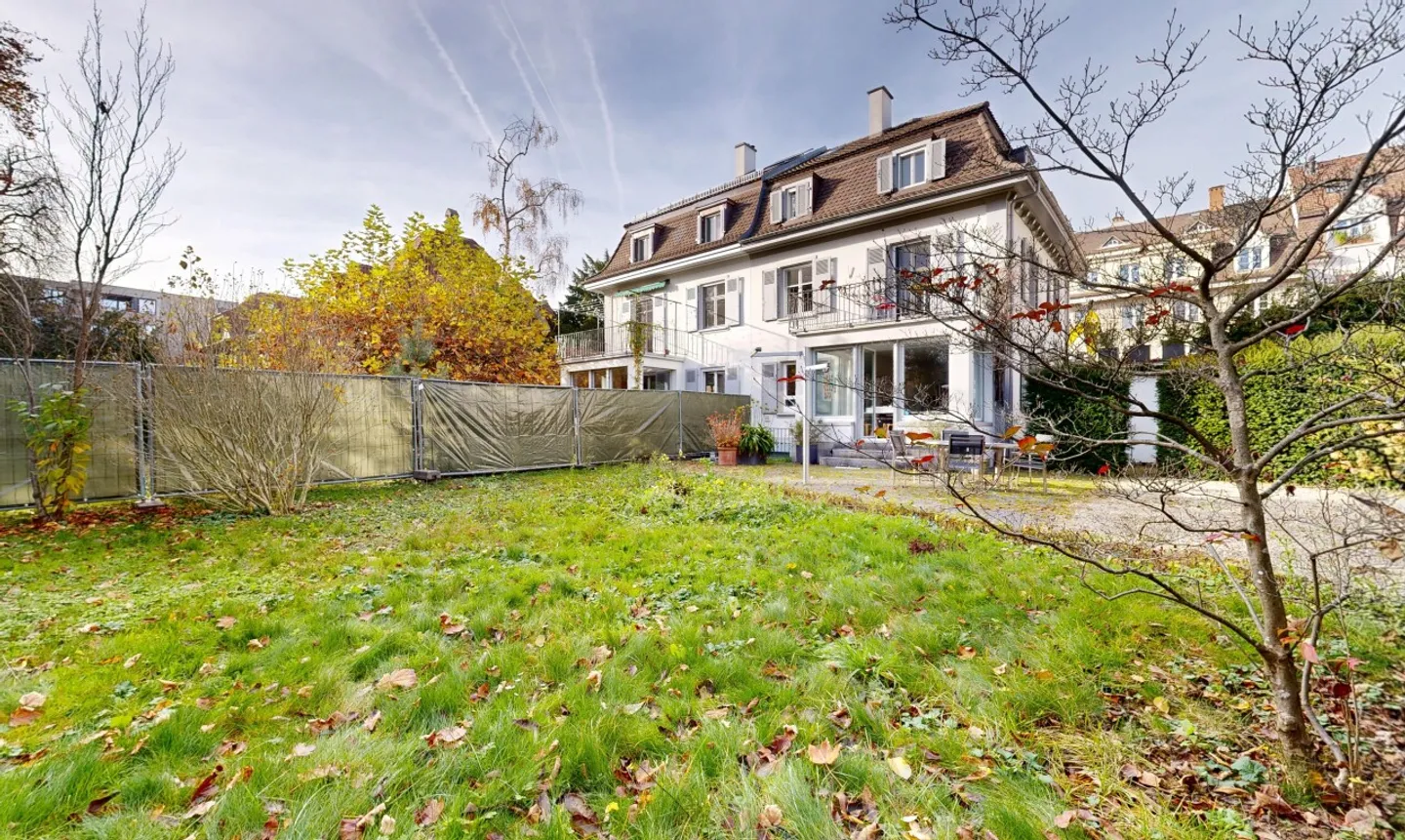 Incantevole appartamento maisonette di 4,5 stanze con giardino privato - Foto 1 di 13