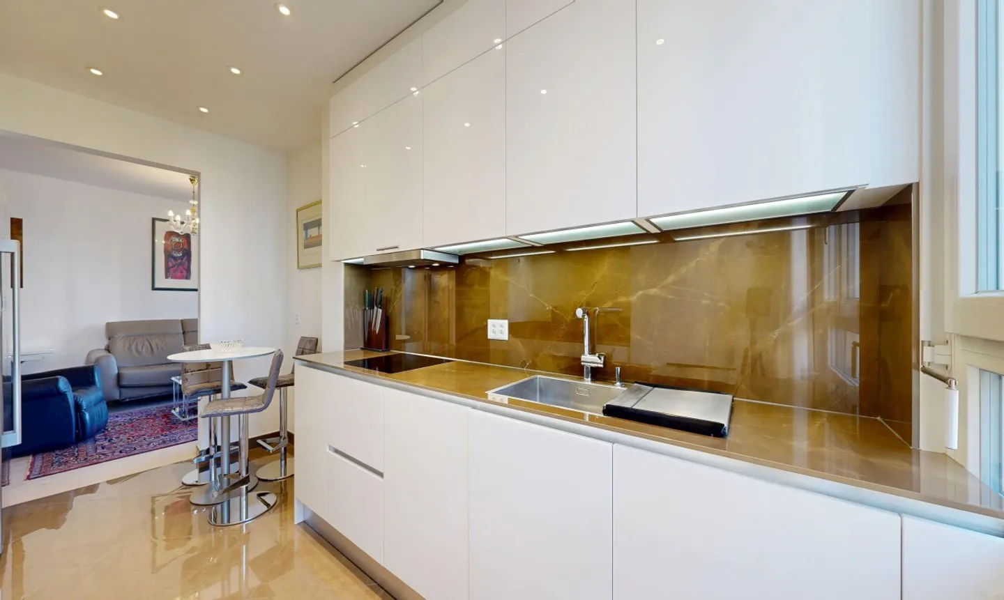 Schöne renovierte 4,5-Zimmer-Wohnung mit Seeblick in Lausanne - Foto 5 von 11