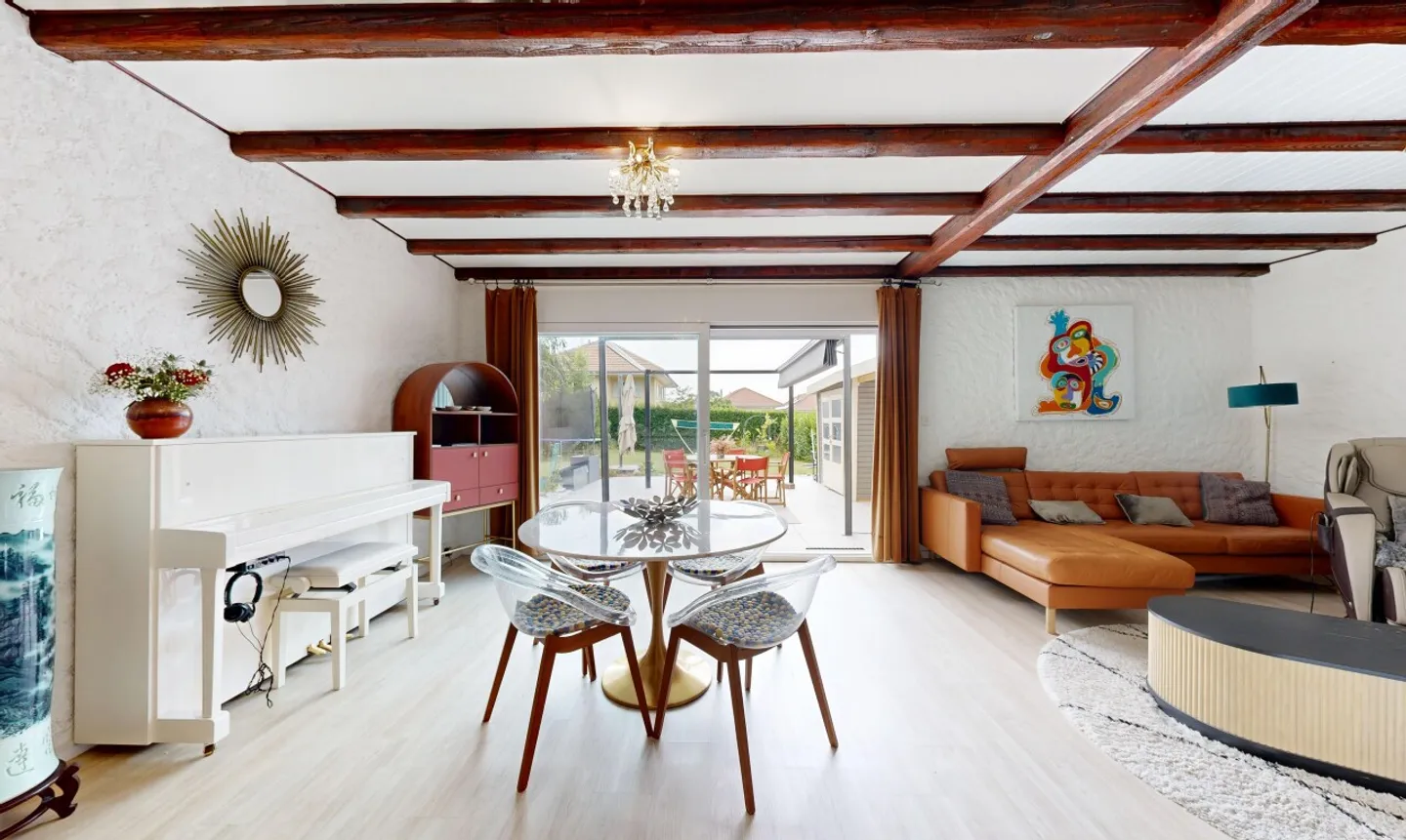 Spaziosa casa a schiera di 7,5 locali idealmente situata a Epalinges - Foto 2 di 13