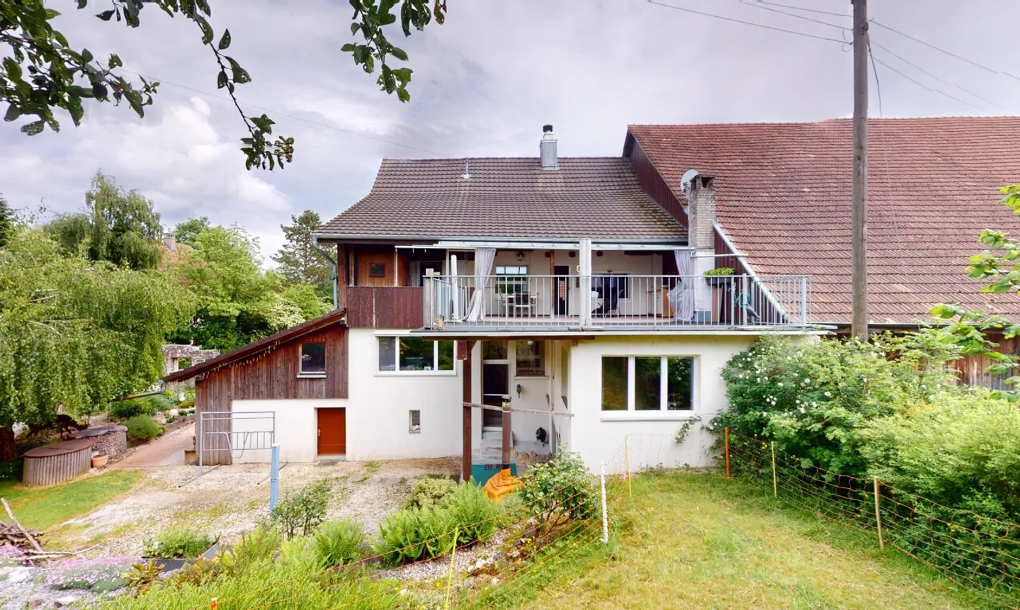 Casa unifamiliare storica del 1850 – Molto spazio, potenziale e futuro - Foto 1 di 13