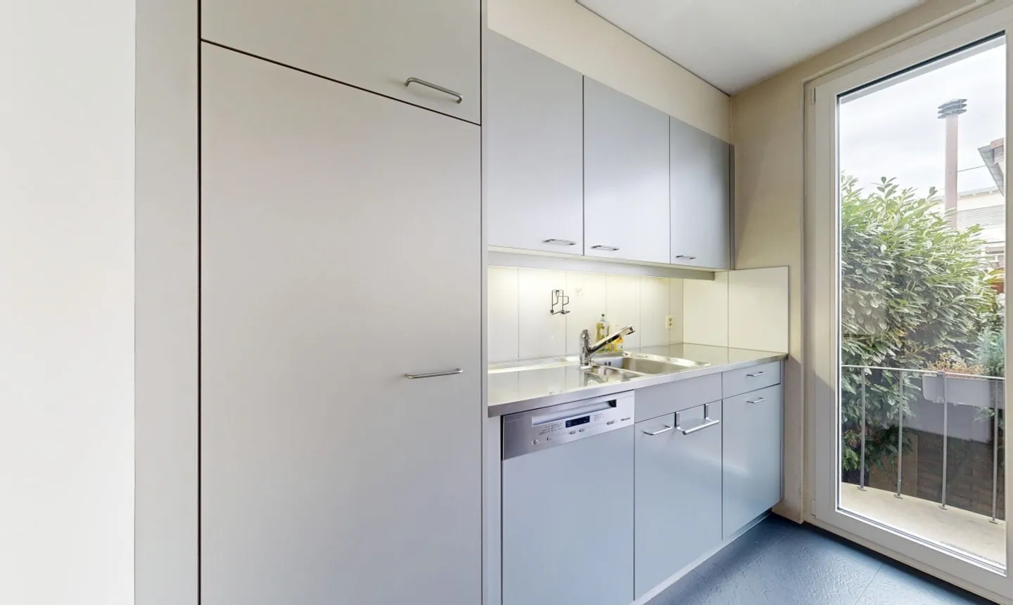 Charmante maison individuelle avec jardin dans un excellent emplacement à Pratteln - Photo 8 sur 11