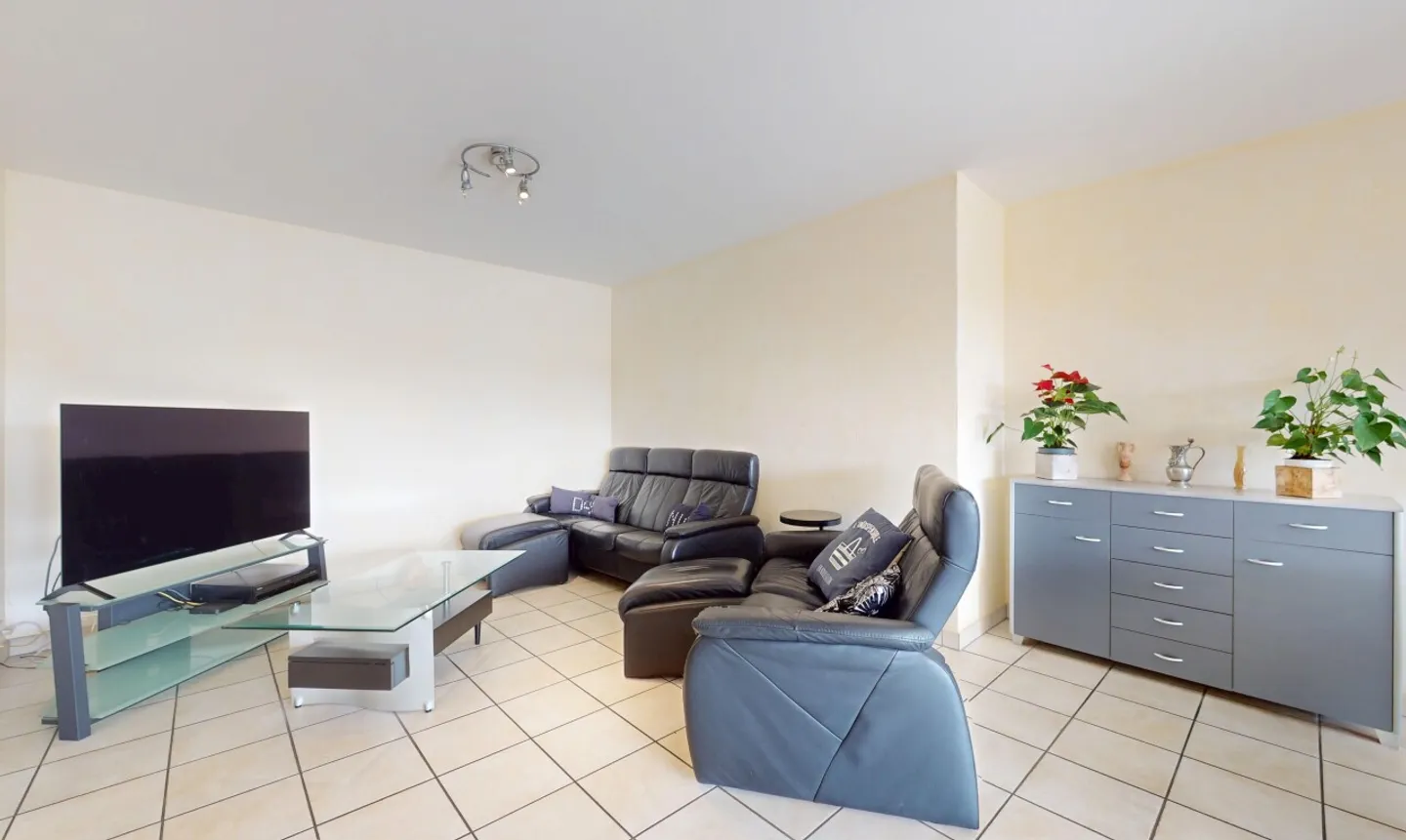 Geräumige Wohnung mit Seeblick - Foto 1 von 11