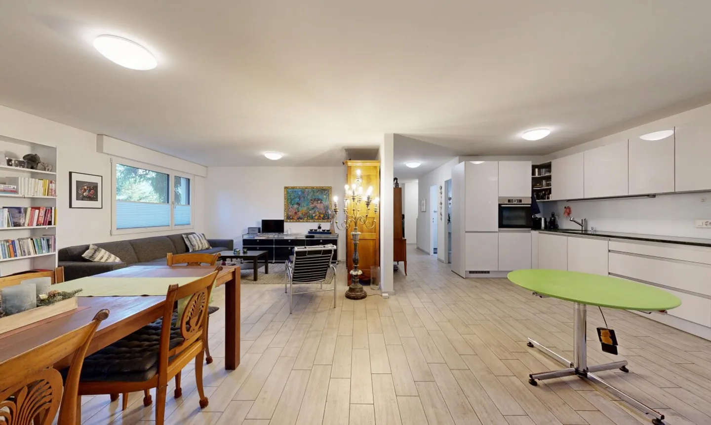 Eccezionale studio residenziale di 3,5 stanze con giardino e ufficio-laboratorio - Foto 2 di 11