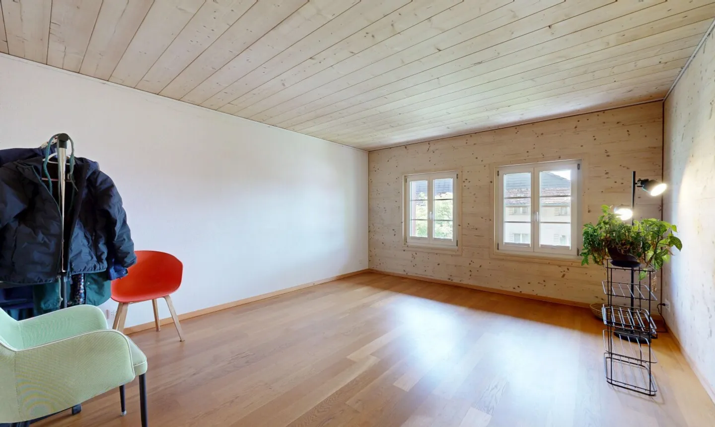 Light-flooded 5.5-room house with plenty of space in Mettmenstetten - Photo 10 of 11