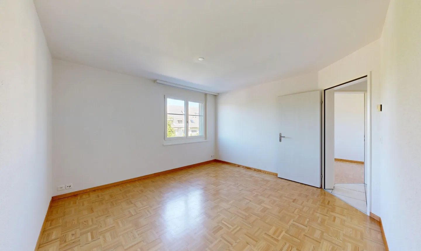 Tax-Advantaged Living Happiness: 4.5-Room Apartment in Binz - Photo 8 of 11