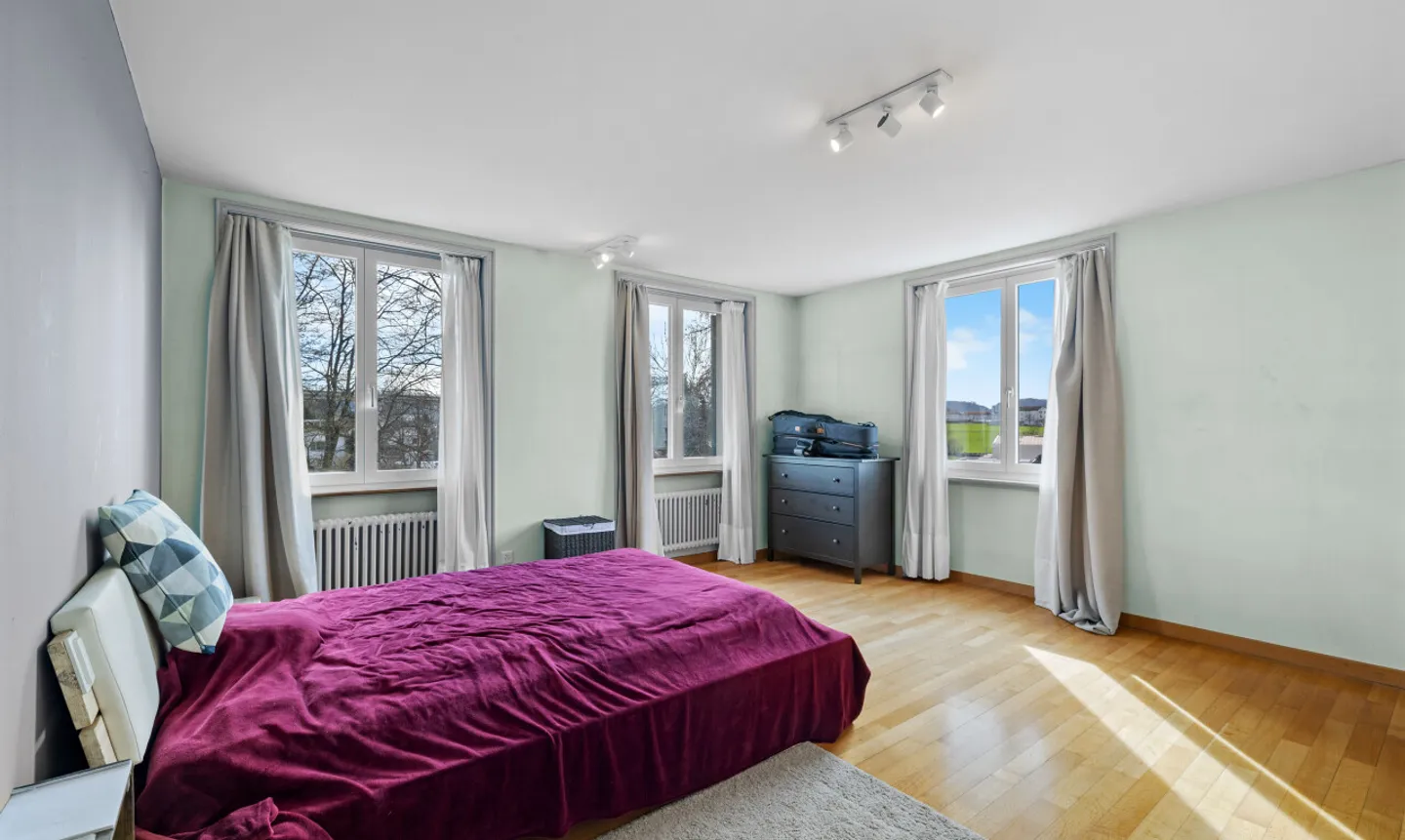 Exklusive 8-Zimmer-Villa mit Gästehaus - Foto 9 von 13