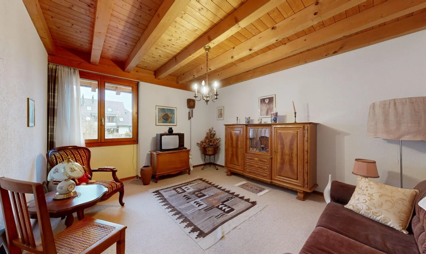 Terraced house with plenty of space for living and working - Photo 9 of 11