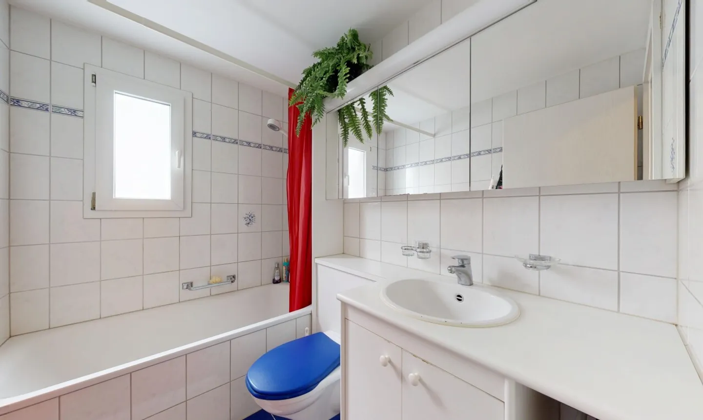 Well-maintained 5-room semi-detached family house in a family-friendly location - Photo 9 of 11