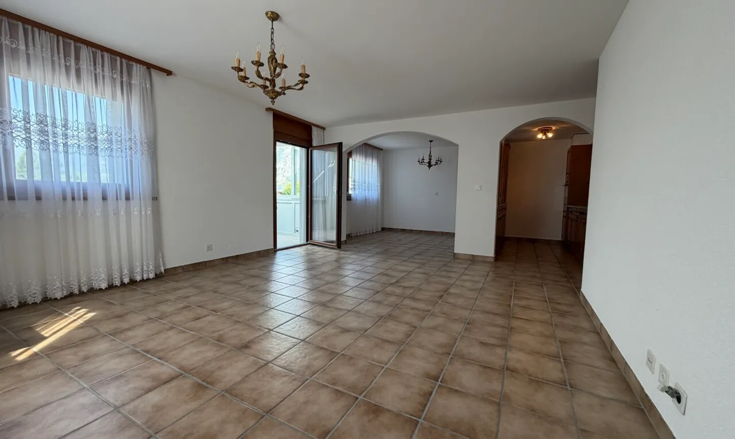 Exclusif: Lumineux appartement traversant de 3 chambres - Foto 2 von 11