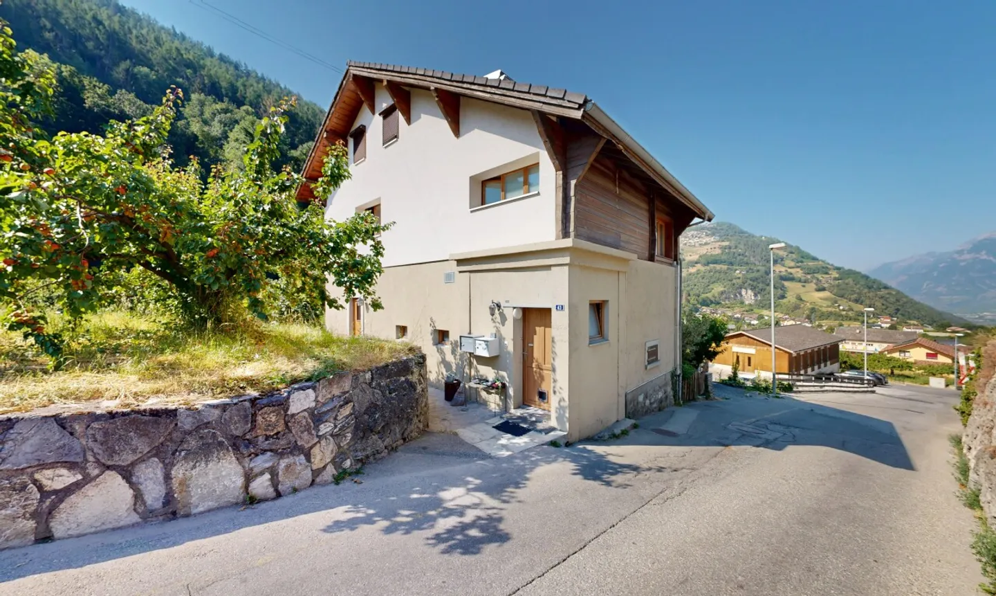 Charmant duplex 4 rénové au cœur de Baar (Nendaz) - Photo 1 sur 11