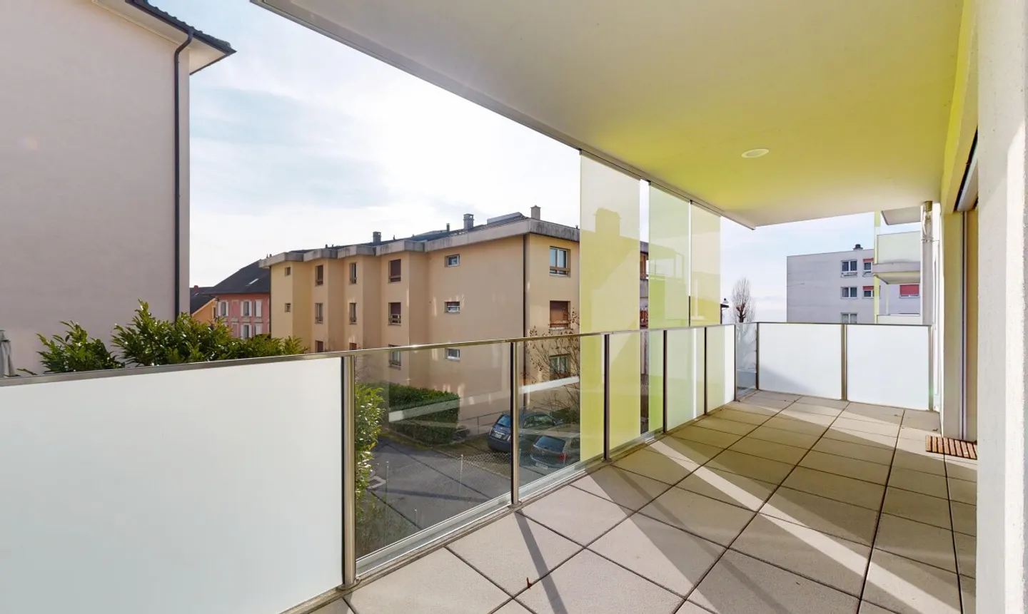 Large 4.5-room apartment in a peaceful neighborhood of Chailly - Photo 4 of 11