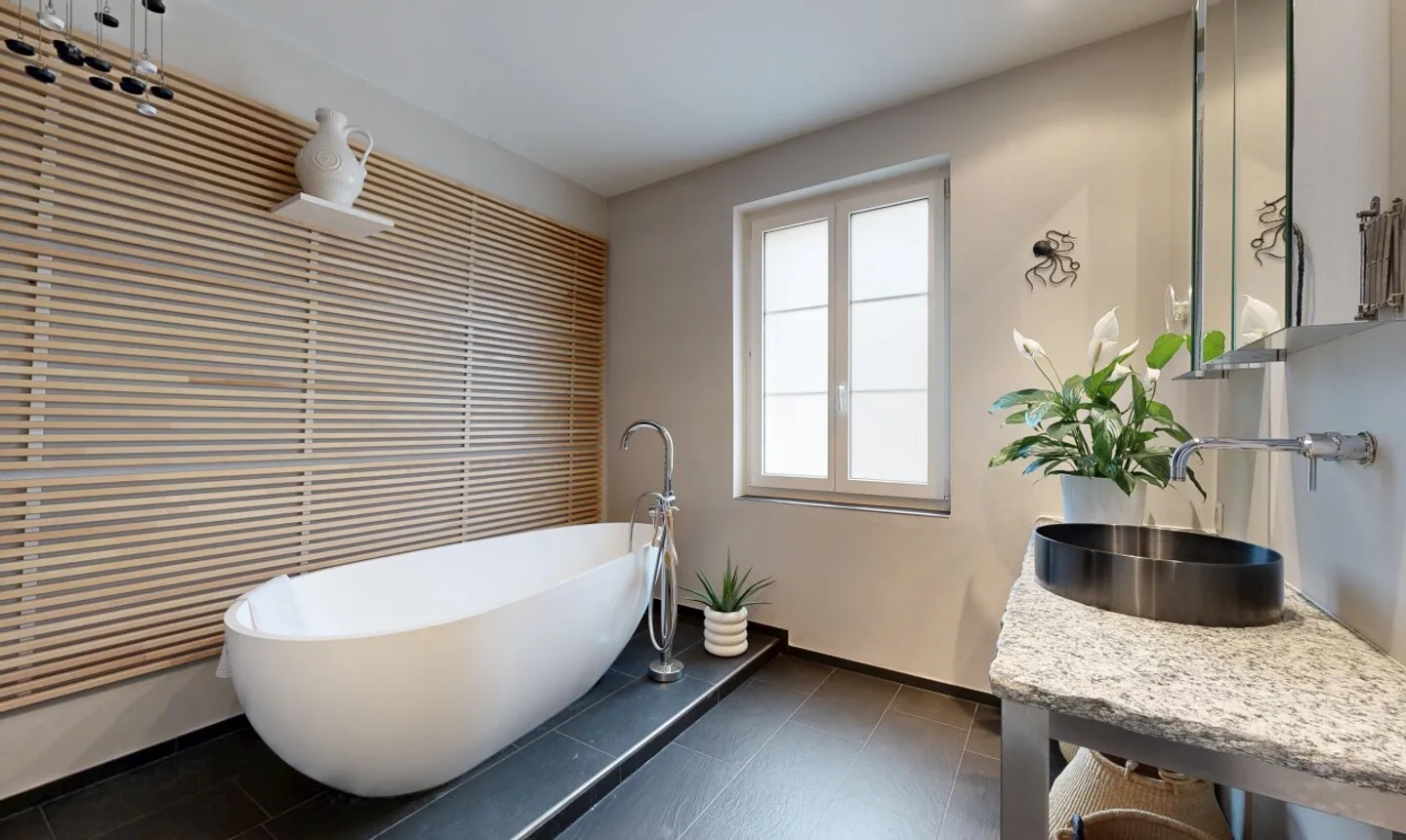 Maison élégante de 9 pièces avec vue et charme ancien - Photo 8 sur 11