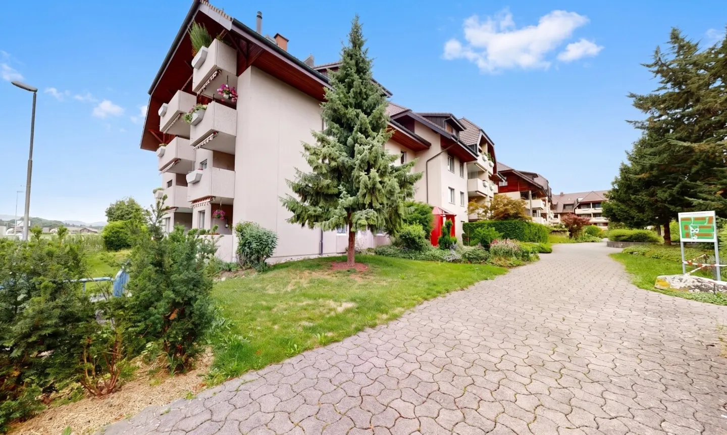 3.5 Room Maisonette with Additional Gallery, Balconies and Panoramic View - Photo 1 of 11