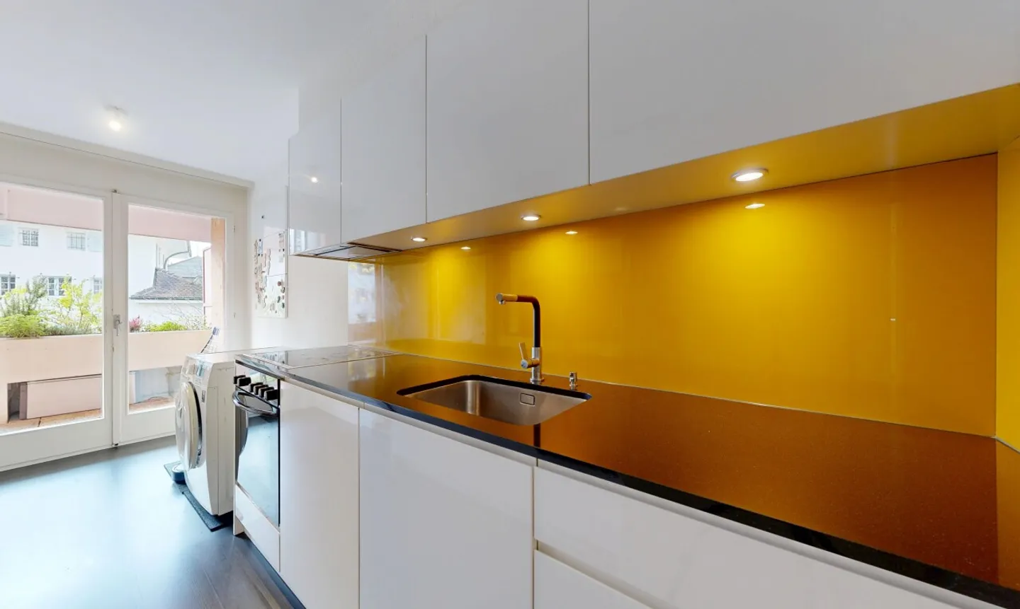 Large 3.5-room apartment in a quiet area, just steps from the center of Chailly - Photo 10 of 11