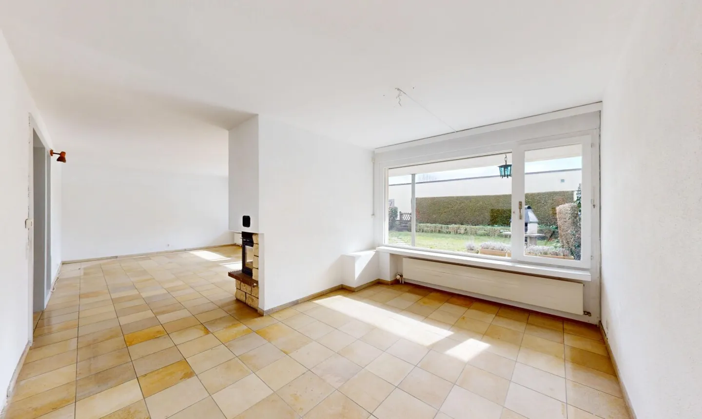 Charming terraced house with garden in family-friendly location - Photo 9 of 13