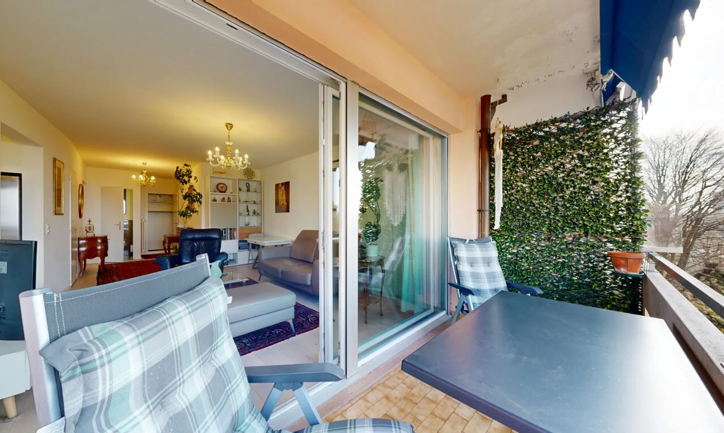 Schöne renovierte 4,5-Zimmer-Wohnung mit Seeblick in Lausanne - Foto 4 von 11