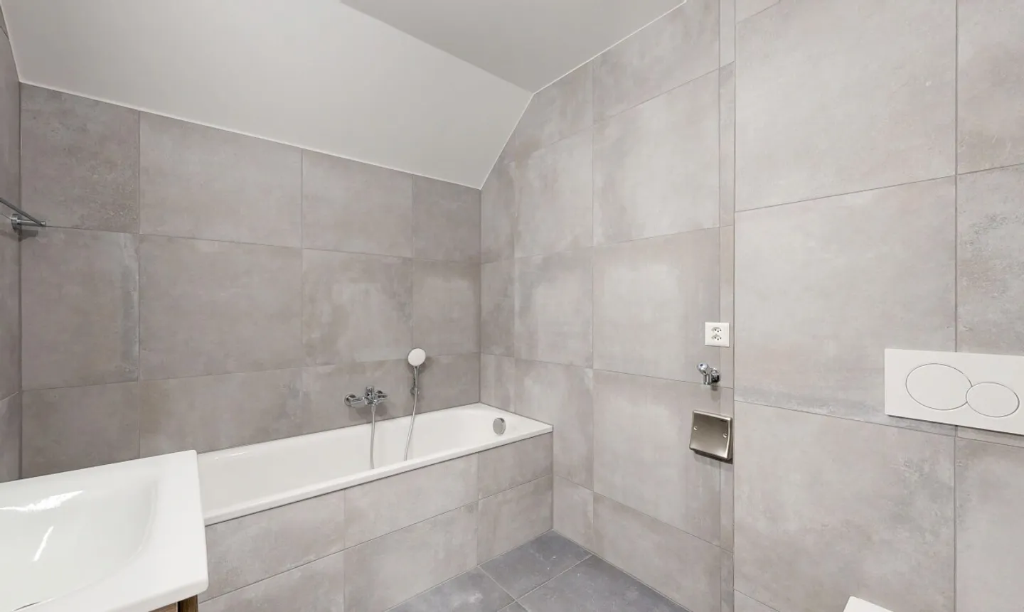 Nuovo! Grande appartamento 3.5 con soffitta privata - Foto 10 di 11