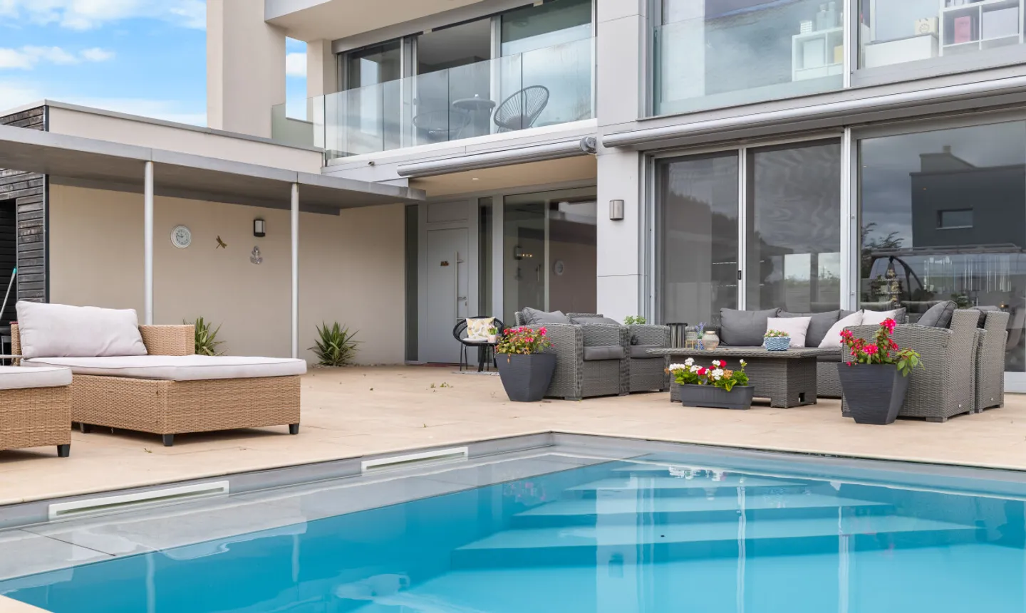 Contemporary villa with pool in Buchillon, close to the lake - Photo 5 of 11