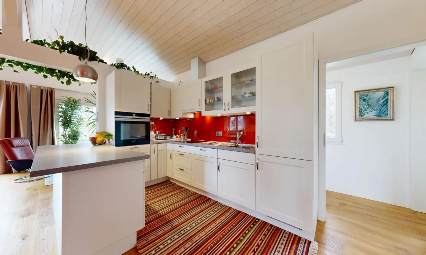 House surrounded by nature on 2540 m² - Photo 5 of 11