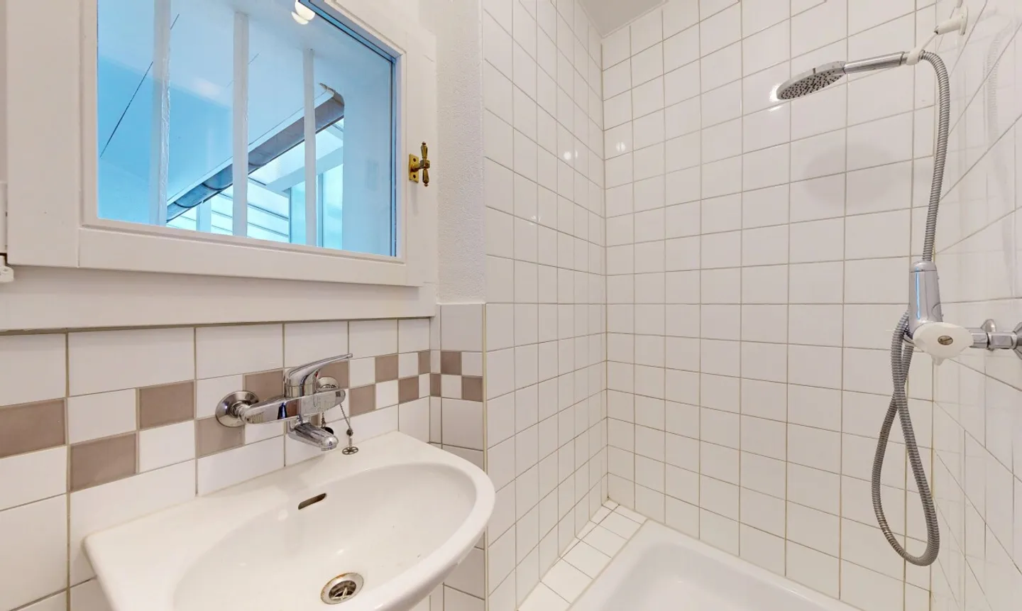 Selten in Vevey: 4,5 Charakterräume nur wenige Schritte vom Genfersee entfernt - Foto 8 von 13