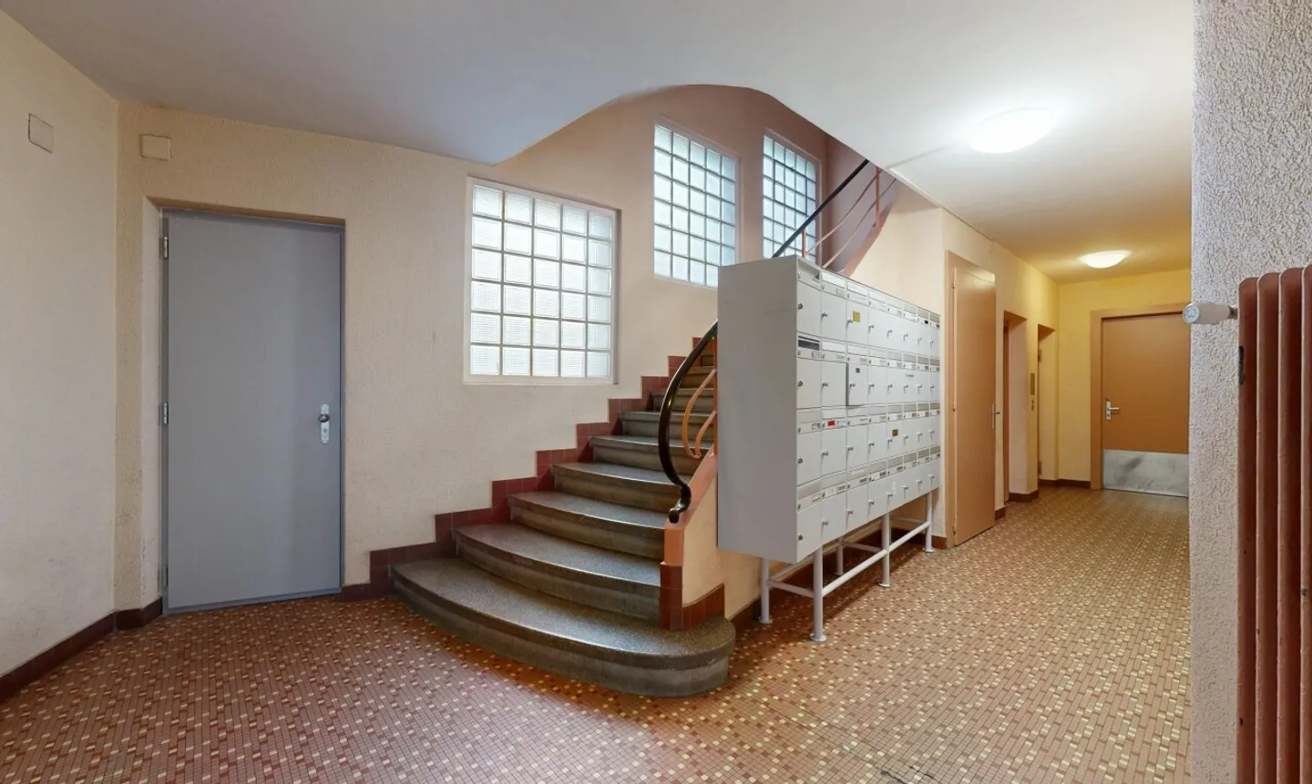 Bright commercial space in the heart of Martigny - Photo 4 of 11