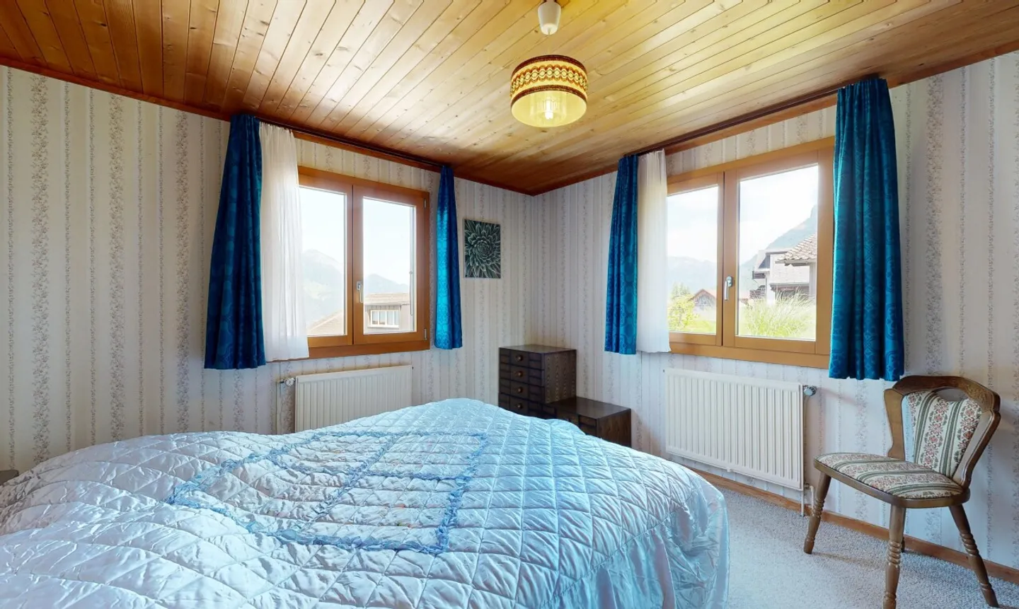 Casa unifamiliare con carattere di chalet. Posizione soleggiata con vista ampia - Foto 5 di 11