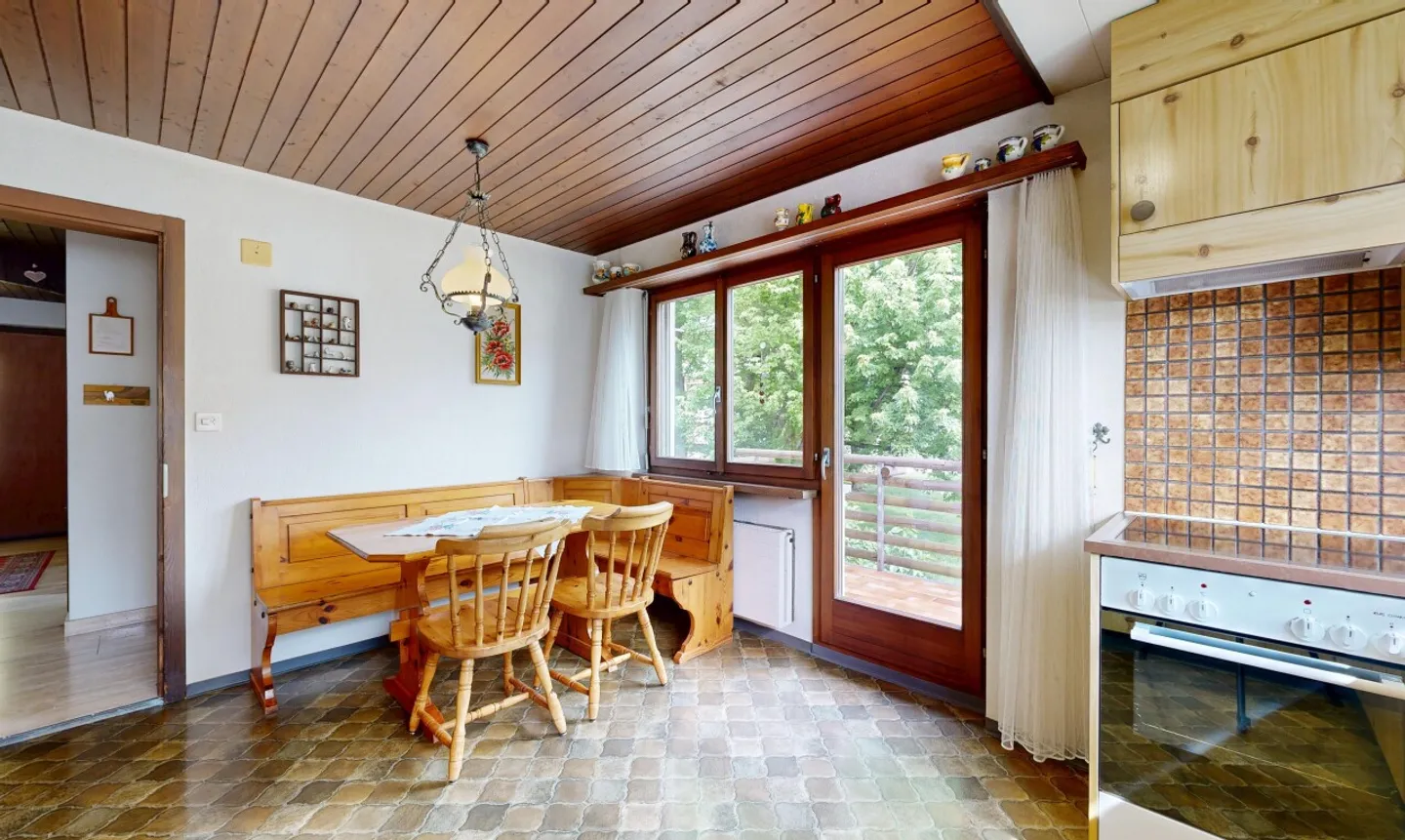 Maison individuelle de 5,5 pièces avec jardin, double garage et beaucoup de potentiel - Photo 7 sur 11