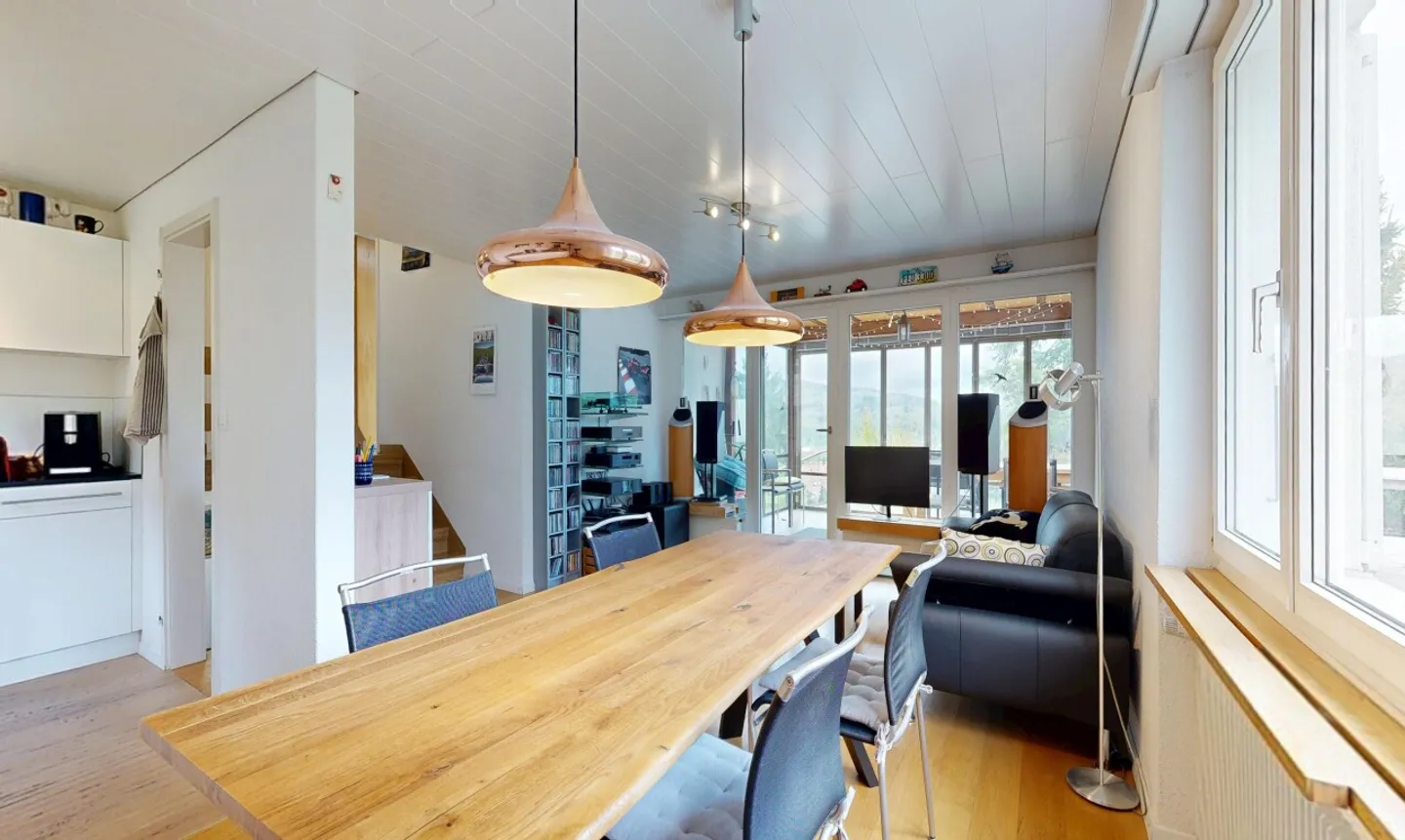 Charmante maison de 4,5 pièces avec vue dégagée et grand terrain - Photo 2 sur 11