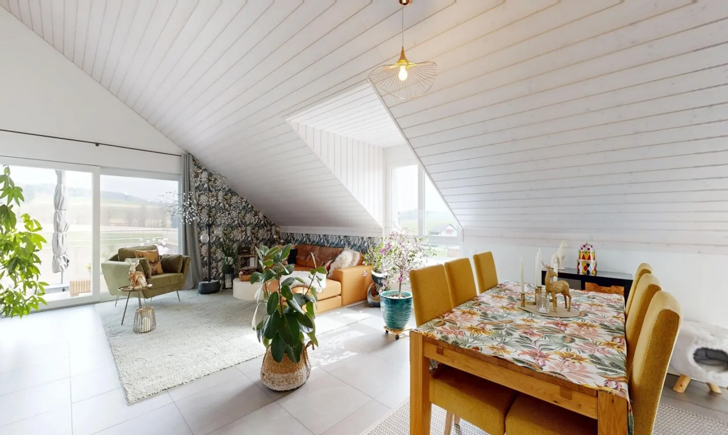 Bright 4.5 room apartment on the top floor in Boulens - Photo 2 of 11