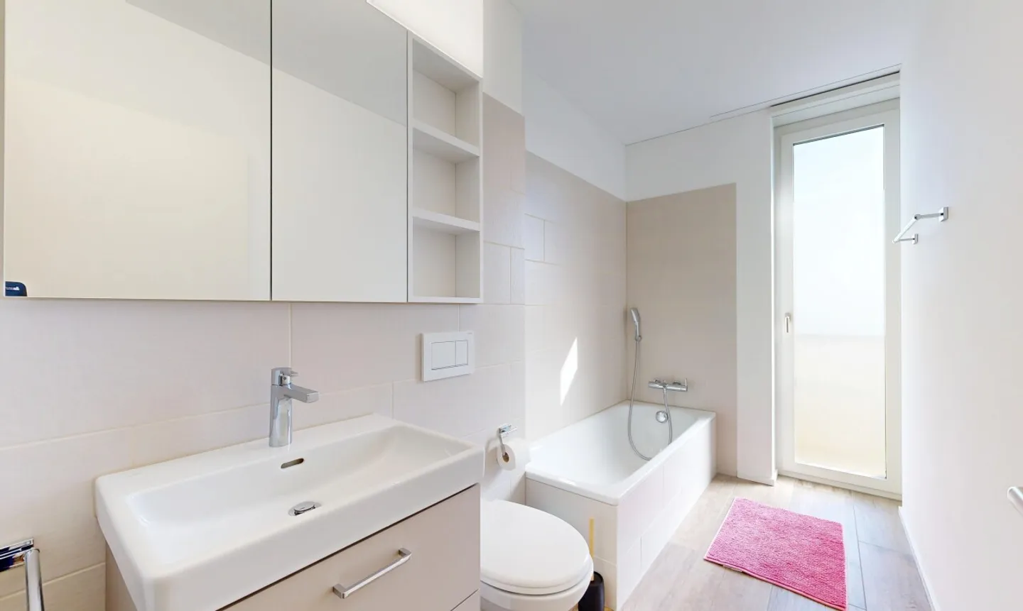 Spacious living with high quality of life - Photo 9 of 11