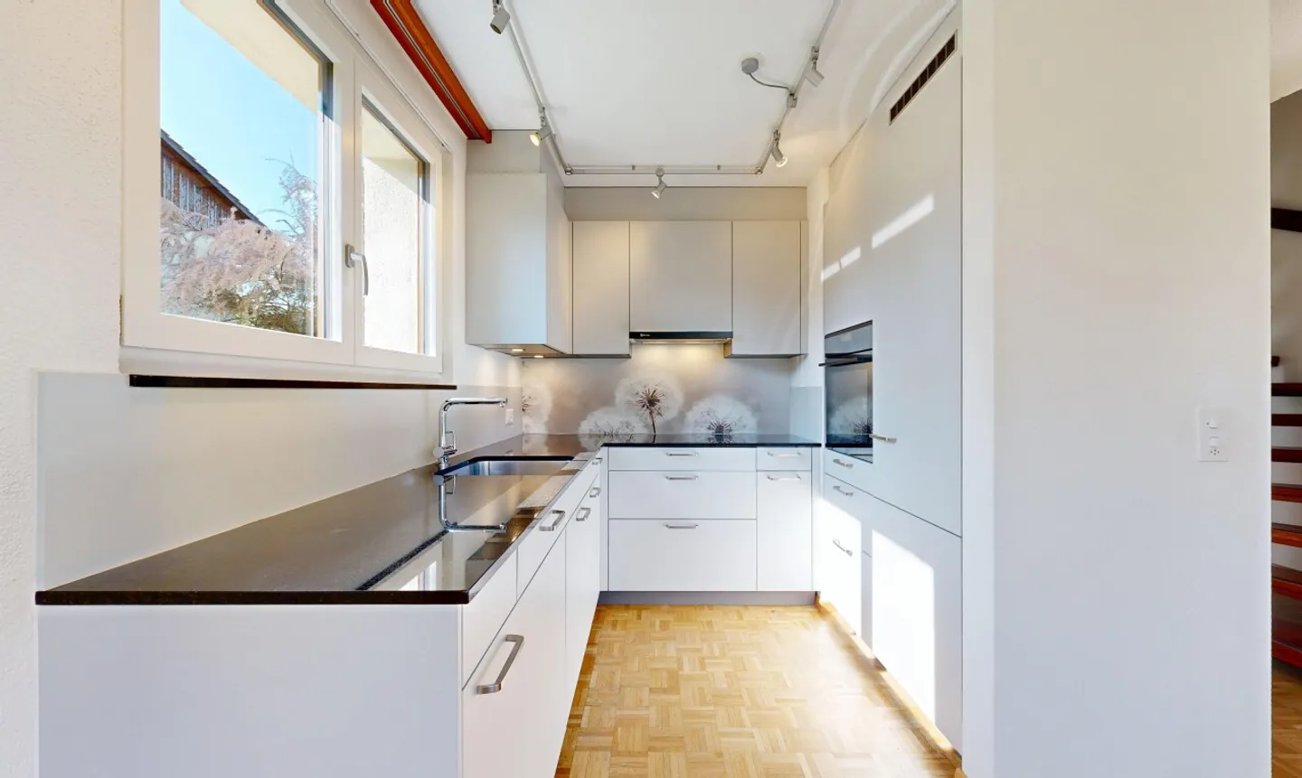 Charmante maison de ville de 5,5 pièces avec grenier aménagé - Photo 7 sur 11