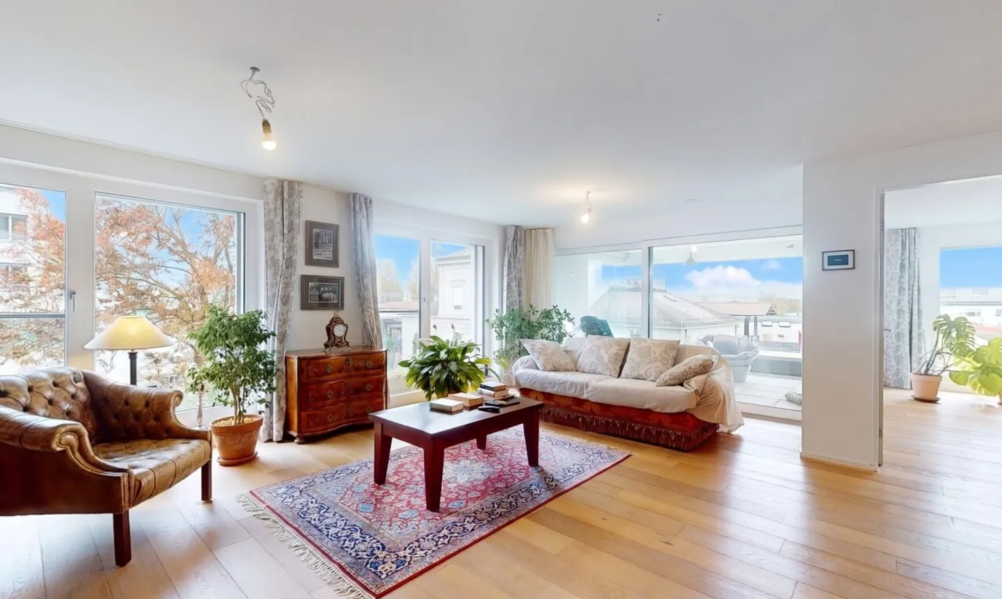 Attractive 4.5-room apartment in an ideal location in Zurich - Photo 1 of 13