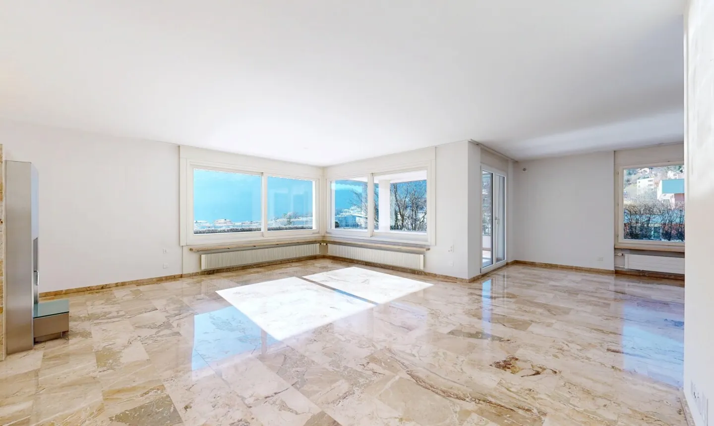 Elegante Wohnresidenz mit separaten Atelier und Panoramasicht - Foto 7 von 11