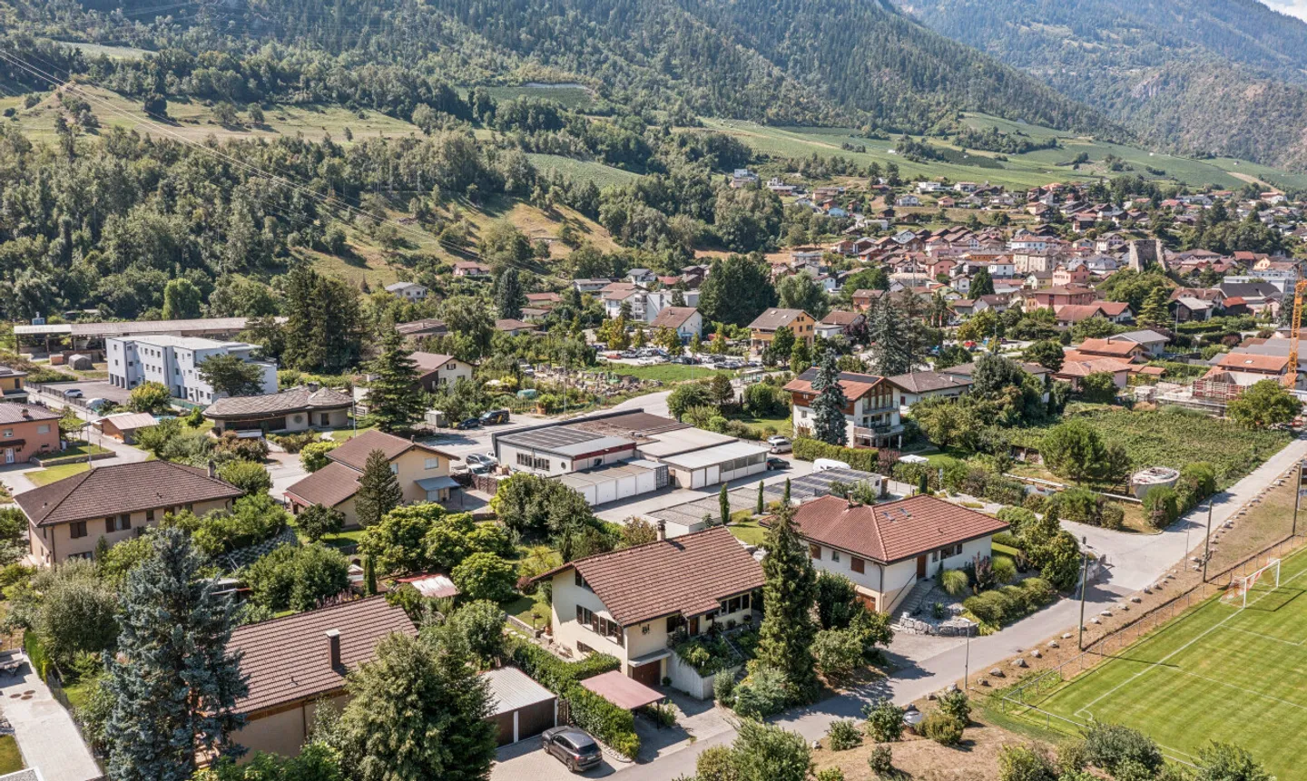 Magnifique propriété avec grand terrain à Chalais - Photo 1 sur 11