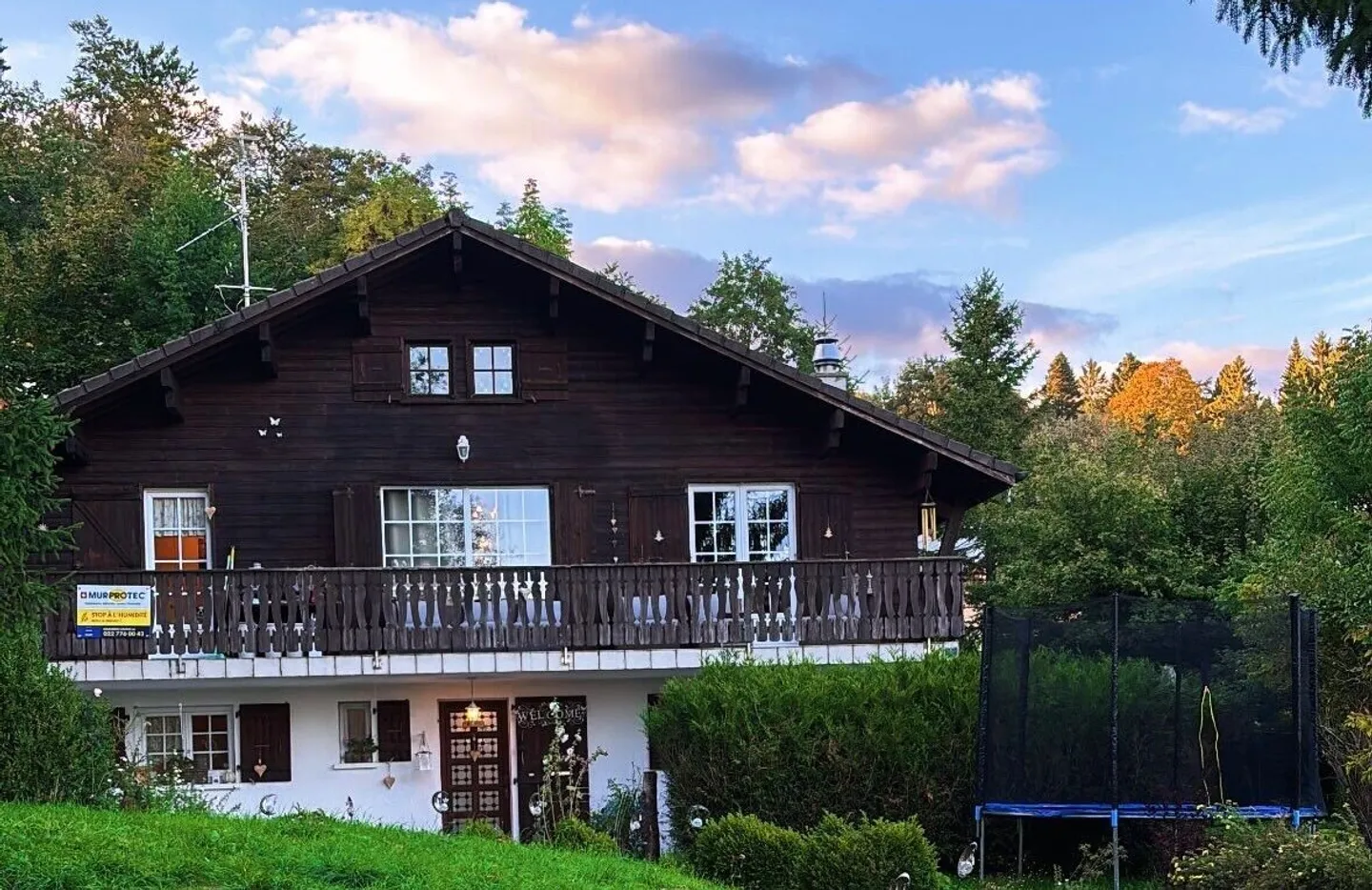 Chalet familiare con grande giardino - Foto 1 di 11